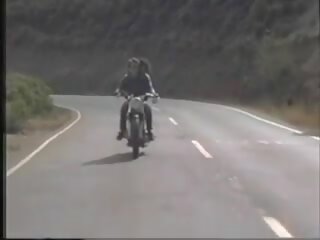 Manis hitchhiker 1984 dengan kimberly carson: percuma lucah 42