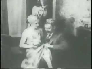 Two flappers dance naked with dude then rub and tug his jago together