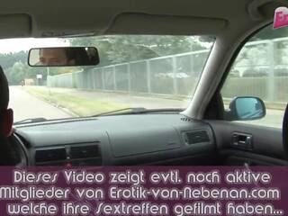 ドイツ語 若い hitchhiker ティーン 公共 選ぶ アップ と アウトドア