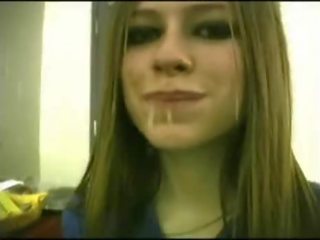 Avril lavigne चमकता ब्रा.