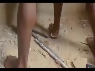 Αφρικάνικο nigerian γκέτο youths γαμήσι από συμμορία ένα παρθένα / μέρος εγώ