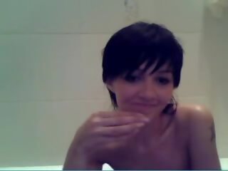 Amateur femme fatale In Bathtub Shaves and Licks swain
