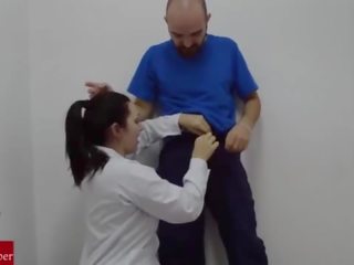 Un joven enfermera chupa la hospitalâ´s manitas peter y recorded it.raf070