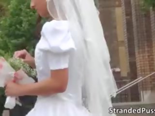 Betoverend bruid zuigt een groot hard putz