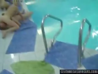 Swimming-pool orgija į čekiškas mega svingeriai