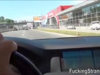 Slutty hitchhiker pusaudze foxy fucked un facialed uz publisks